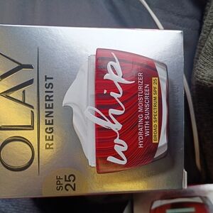 OLAY Regenerist Whip Hydrating Moisturizer SPF 25 - Red and White Jar